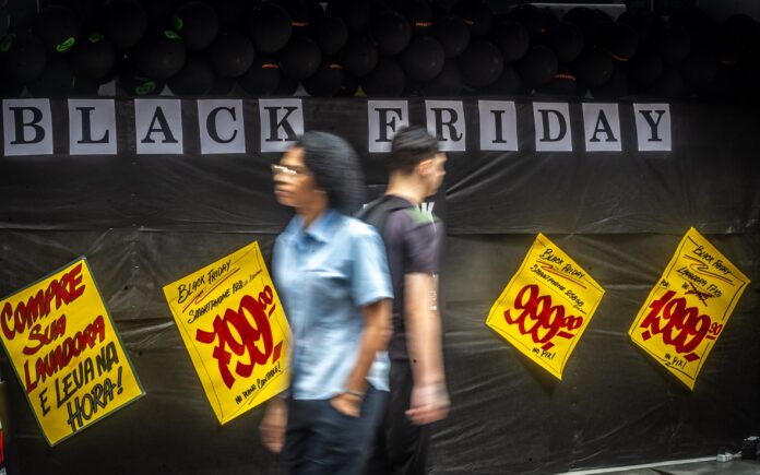 black-friday:-madrugada-e-horario-preferido-dos-golpistas,-diz-serasa