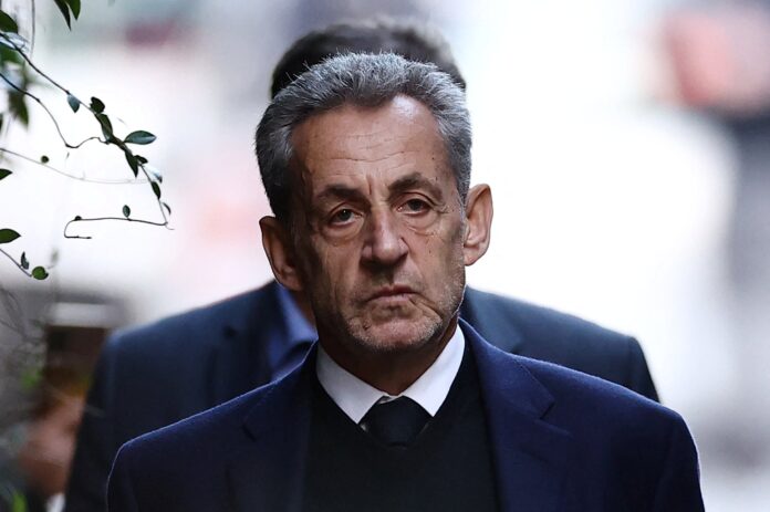 ex-presidente-frances-nicolas-sarkozy-deixa-prisao-apos-cumprir-3-semanas-de-pena-de-5-anos