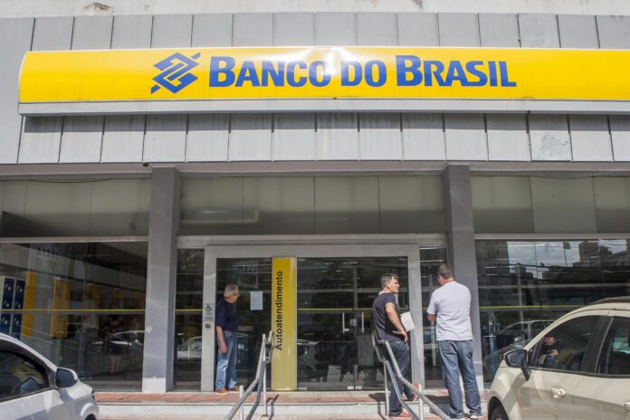 banco-do-brasil-tem-lucro-de-r$-3,8-bilhoes-no-3o-trimestre,-queda-anual-de-60%