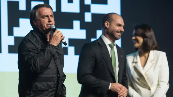 bolsonarismo-sofre-2a-tentativa-de-debandada,-e-filhos-de-ex-presidente-reagem