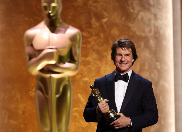 tom-cruise-recebe-oscar-honorario-por-sua-carreira