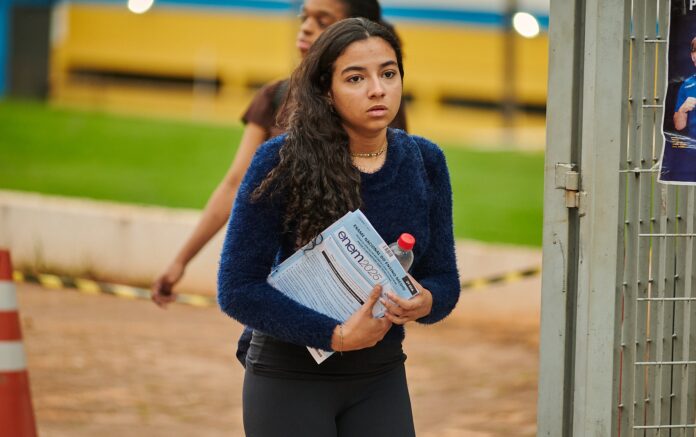 enem-2025-nao-sera-cancelado,-afirma-ministro-da-educacao