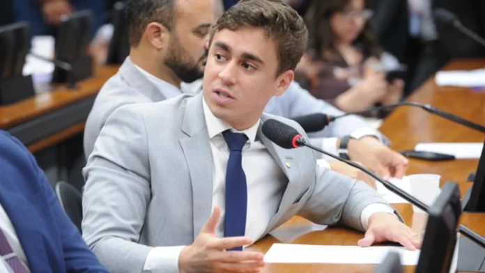 nikolas-ferreira-afirma-que-prisao-de-bolsonaro-e-sintoma-de-problema-mais-grave