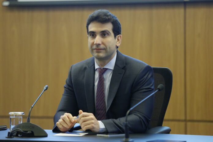 caso-master-expoe-necessidade-de-reforcar-supervisao,-diz-galipolo