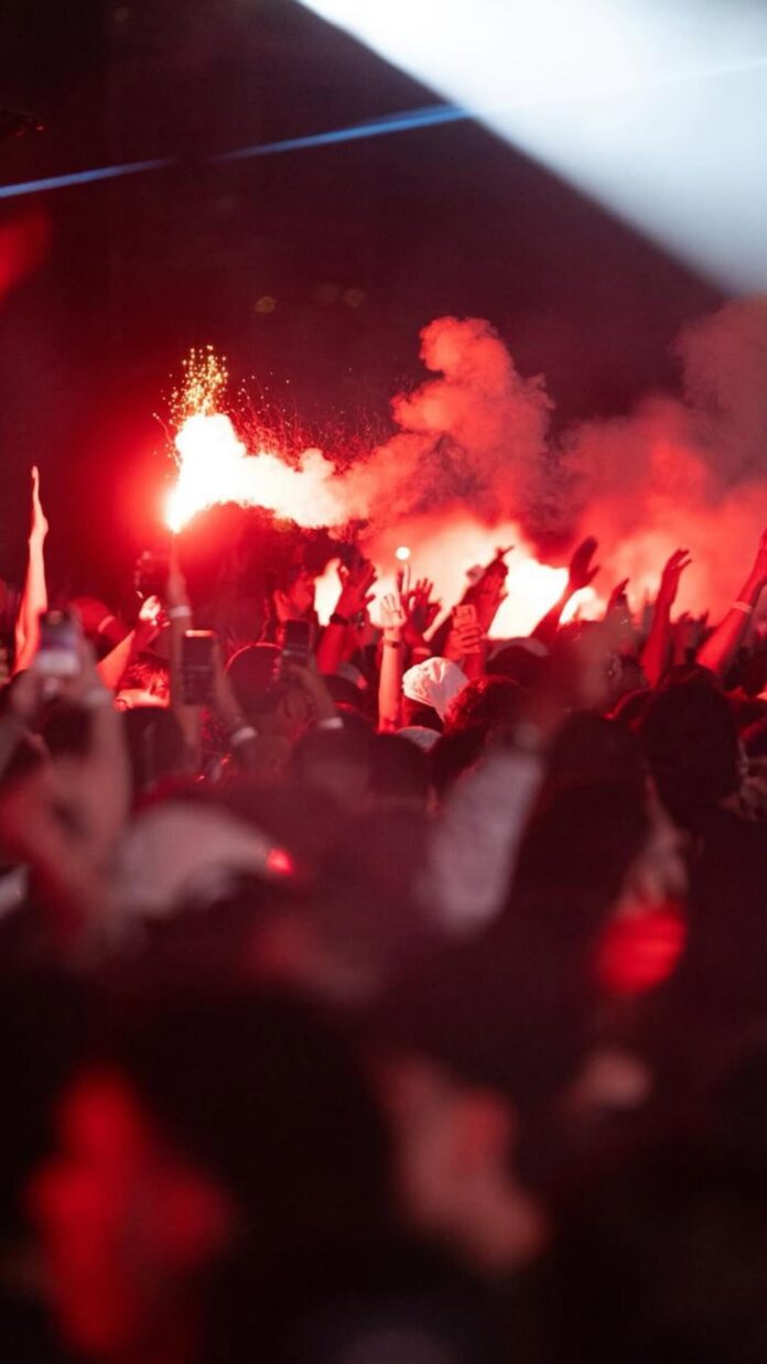 ‘fyre-festival’-do-trap:-cena-2k25-tem-brigas,-cancelamentos-e-fas-seguem-sem-previsao-de-reembolso