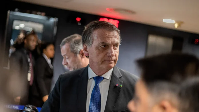 defesa-de-bolsonaro-cita-confusao-mental-e-pede-prisao-domiciliar