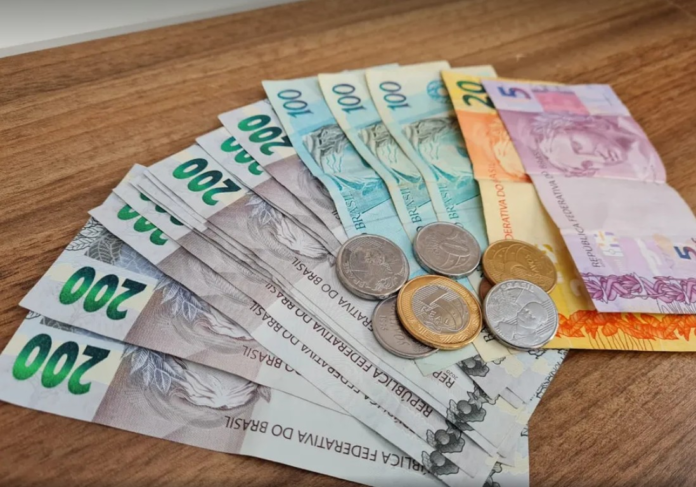 governo-reduz-projecao-do-salario-minimo-de-2026-para-r$-1.627