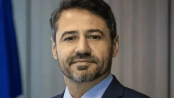 ex-chefe-da-receita-envolvido-no-caso-de-joias-de-bolsonaro-e-demitido-pela-cgu