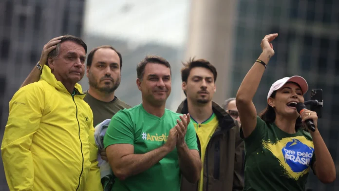 filhos-de-bolsonaro-atacam-michelle-apos-bronca-publica-em-aliado-no-ce