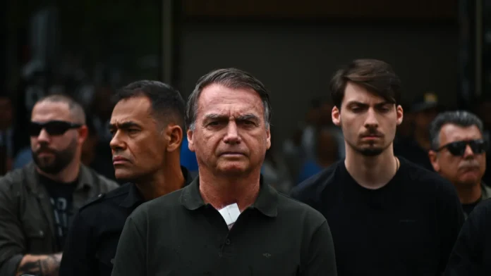 bolsonaro-so-podera-pedir-regime-semiaberto-em-2033,-diz-justica