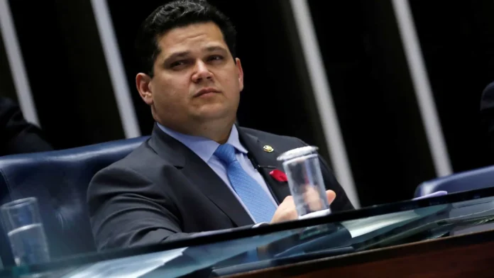 decisao-de-gilmar-que-blinda-stf-irrita-alcolumbre,-e-congresso-discute-reacao