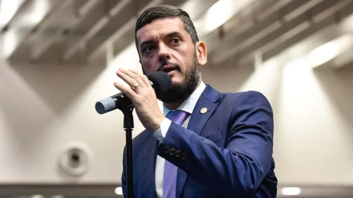 presidente-da-alerj,-deputado-rodrigo-bacellar-e-preso-pela-pf