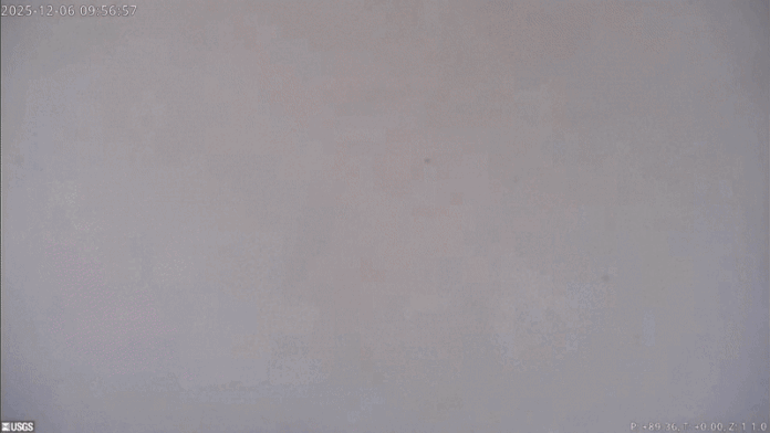 video:-lava-derruba-camera-que-gravava-vulcao-no-havai-em-atividade-ha-quase-1-ano