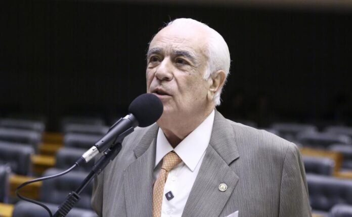 apos-acordo-de-lideres,-camara-vota-nesta-terca-medidas-para-enquadrar-e-punir-devedor-contumaz