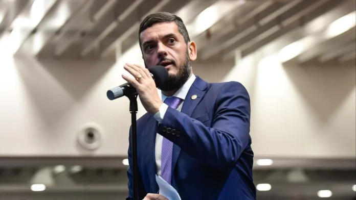 moraes-concede-liberdade-a-bacellar-com-uso-de-tornozeleira-e-o-afasta-do-comando-da-alerj