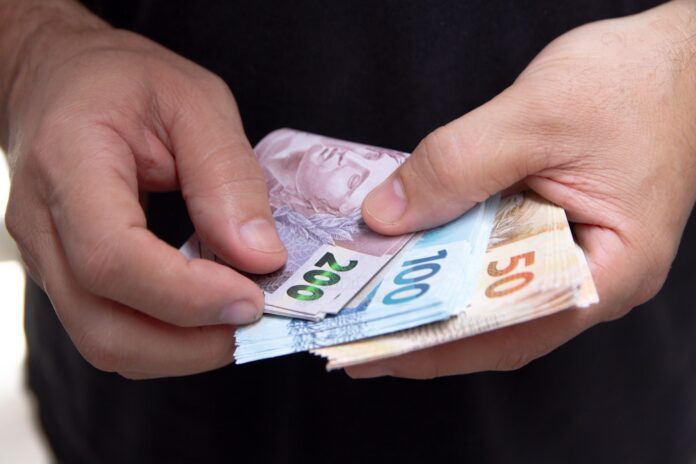 salario-minimo-sera-de-r$-1.621-em-2026;-veja-o-que-muda-e-como-o-valor-foi-calculado