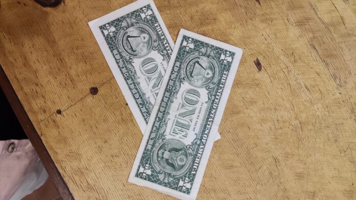 dolar-opera-estavel-e-bolsa-recua-com-foco-na-ata-do-copom-e-em-dados-de-emprego-nos-eua