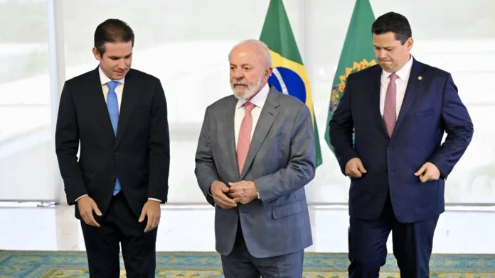 lula-diz-ser-amigo-de-motta-e-alcolumbre-e-ter-confianca-de-que-messias-sera-aprovado-no-senado