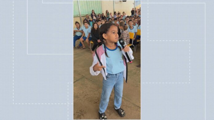batalha-de-rima-entre-professora-e-aluna-de-10-anos-em-escola-publica-do-df-viraliza;-veja-video