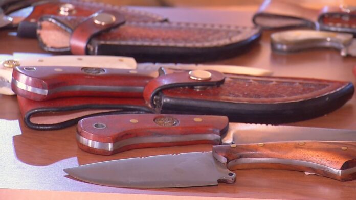 cuteleiros-reciclam-materiais-e-criam-facas-unicas