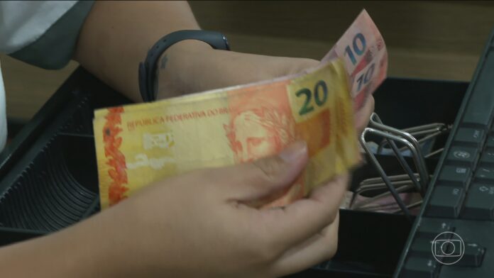 governo-publica-decreto-que-oficializa-reajuste-do-salario-minimo-para-r$-1.621-em-2026