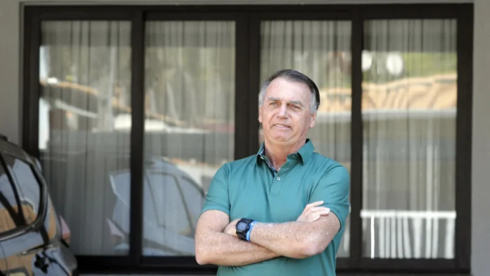 bolsonaro-deixa-a-pf-e-segue-para-hospital-onde-sera-internado-para-cirurgia