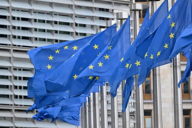 ue-alerta-para-possiveis-medidas-apos-eua-proibirem-entrada-de-europeus-acusados-de-censura