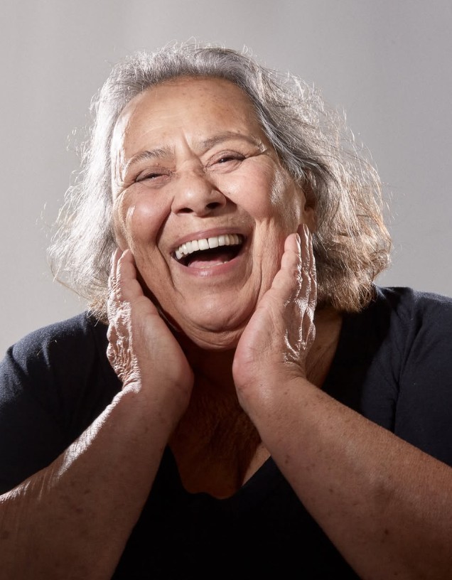 corpo-da-atriz-teuda-bara-e-velado-no-palacio-das-artes,-em-bh