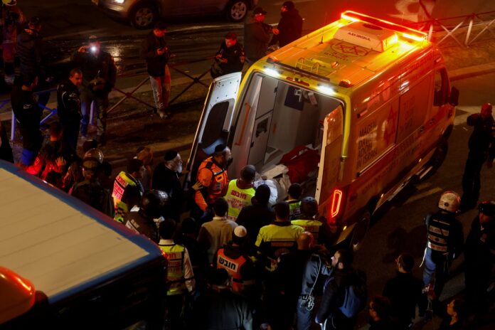 adolescente-de-14-anos-morre-apos-ser-arrastado-por-onibus-em-protesto-em-jerusalem;-video