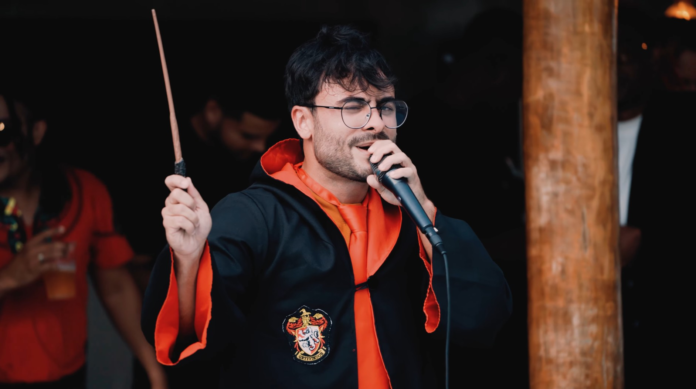 cantor-sosia-de-harry-potter-diz-que-vai-mudar-nome-artistico-apos-notificacao-da-warner 