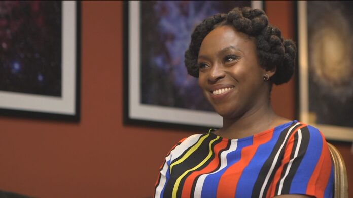 chimamanda-ngozi-adichie-perde-filho-de-1-ano-e-9-meses:-‘perda-profunda’