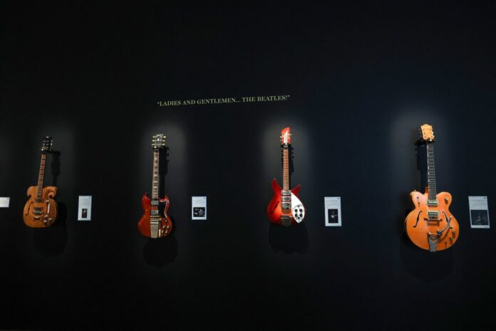 guitarras-de-kurt-cobain,-beatles-e-outras-lendas-da-musica-serao-leiloadas-nos-eua
