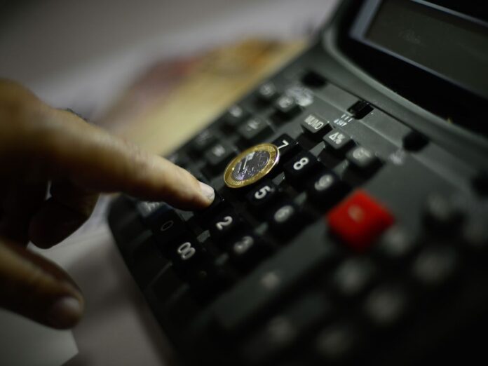 caderneta-de-poupanca-tem-retirada-de-r$-23,5-bilhoes-em-janeiro