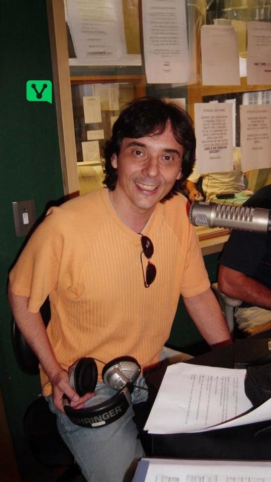 ricardo-schnetzer,-dublador-de-tom-cruise-e-al-pacino,-morre-aos-72-anos