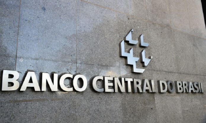 caso-master-brb:-saiba-como-checar-no-banco-central-se-ha-dividas-indevidas-em-seu-nome
