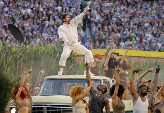 fotos:-bad-bunny-se-apresenta-no-intervalo-do-super-bowl