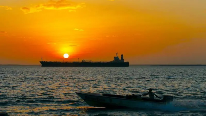 tesouro-dos-eua-emite-licenca-e-libera-exploracao-de-petroleo-e-gas-na-venezuela