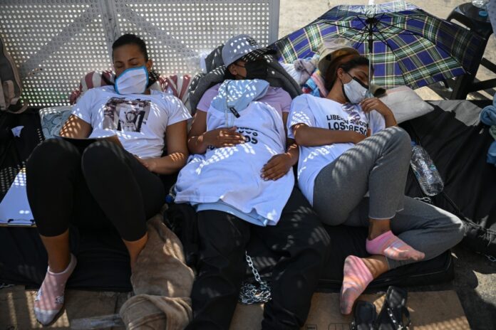 familiares-de-presos-politicos-iniciam-greve-de-fome-na-venezuela