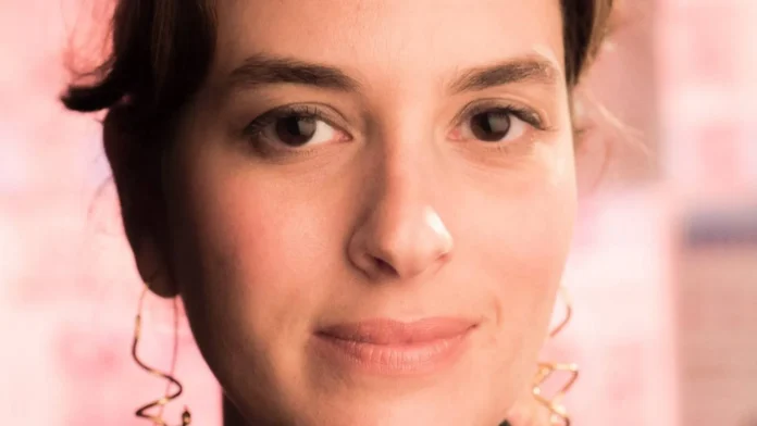 obra-de-camila-appel-transforma-o-tabu-da-morte-em-gesto-de-cuidado