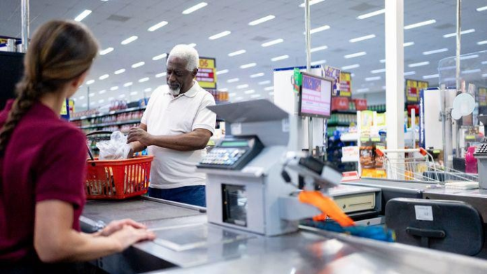 governo-volta-a-adiar-regra-que-restringe-trabalho-em-feriados;-entenda-o-que-esta-em-jogo