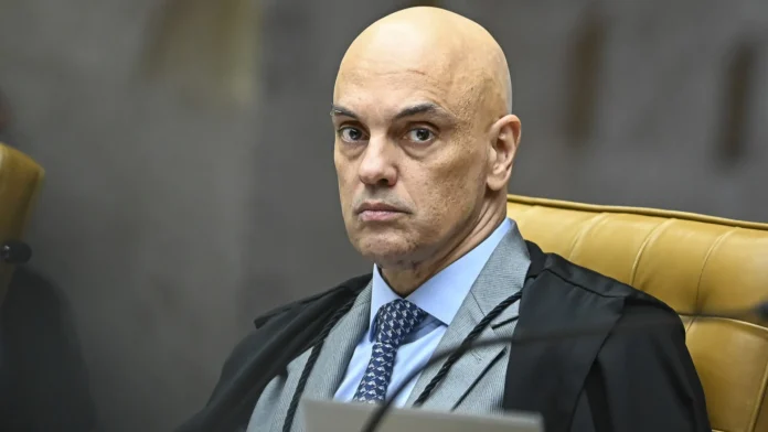 moraes-determina-uso-de-tornozeleira-em-6o-alvo-de-apuracao-sobre-vazamentos