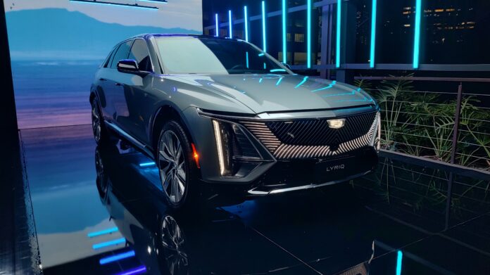 cadillac-vem-ai:-gm-confirma-que-vai-vender-suvs-de-luxo-da-marca-no-brasil
