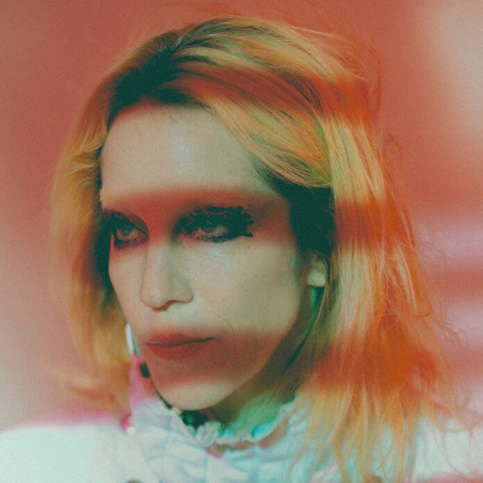 ja-sem-karina-no-nome-artistico,-buhr-dispara-em-abril-o-album-‘feixe-de-fogo’